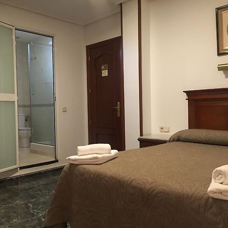 Hostal Conchita Legazpi Madrid Esterno foto